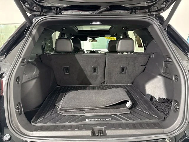 Used 2023 Black Chevrolet Premier image 9