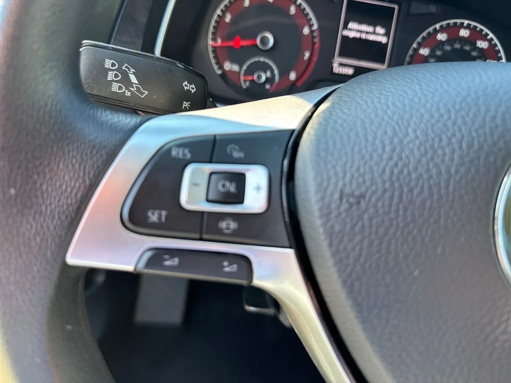Used 2019 Platinum Gray Metallic Volkswagen 1.4T S image 17