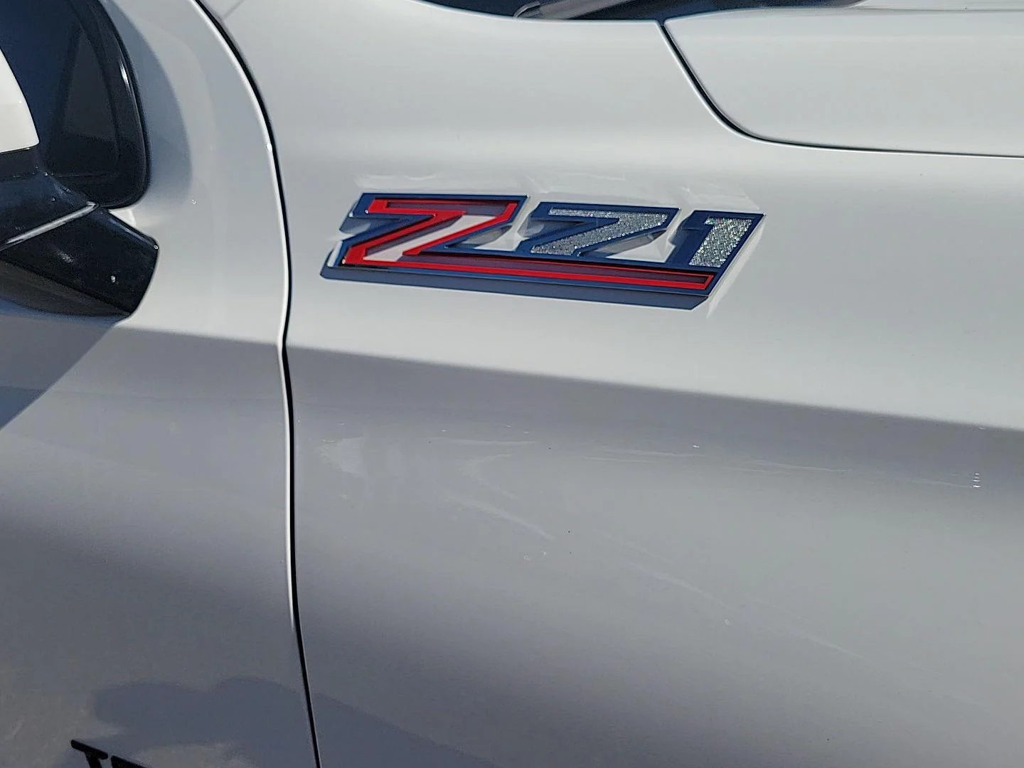 Used 2022 Summit White Chevrolet Z71 image 23