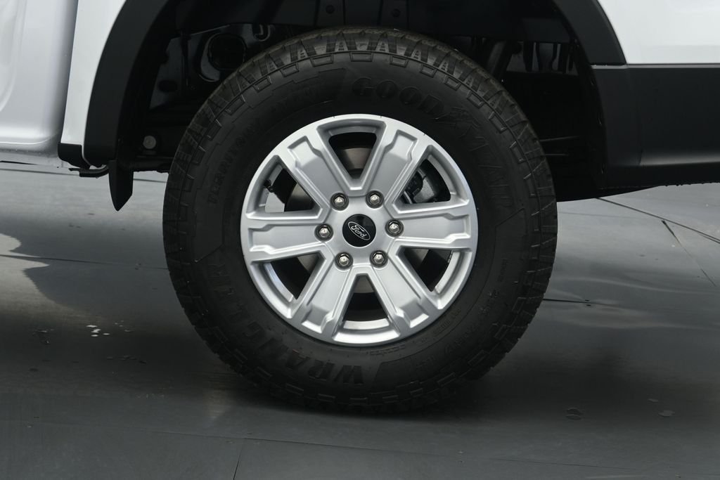 New 2026 Oxford White Ford XL image 22