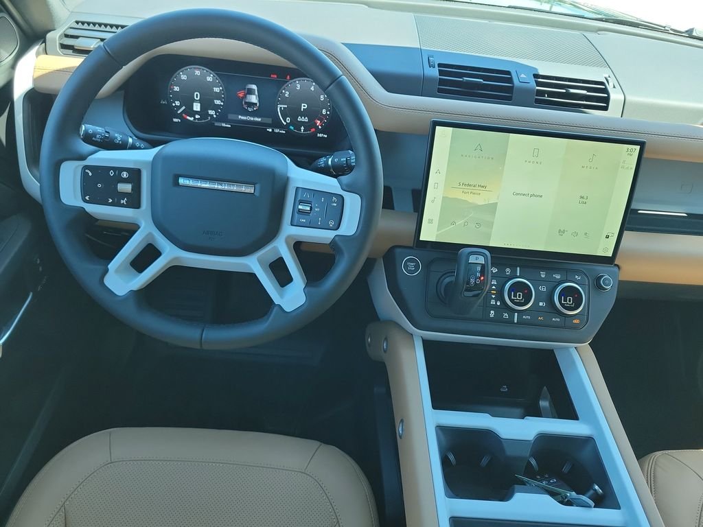 New 2026 Woolstone Green Land Rover X-Dynamic SE image 18
