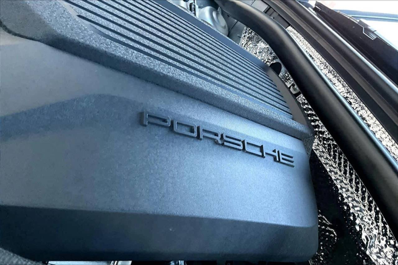 2026 Porsche Macan T - Photo 22
