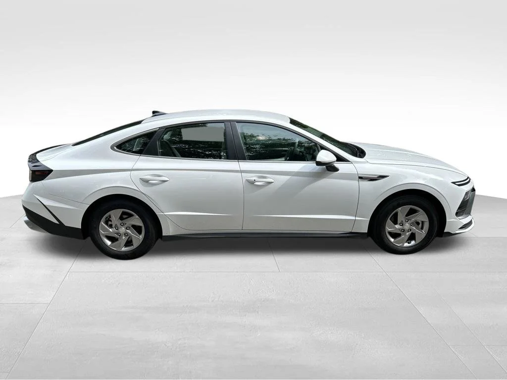 Certified Used 2026 White Hyundai SE image 7