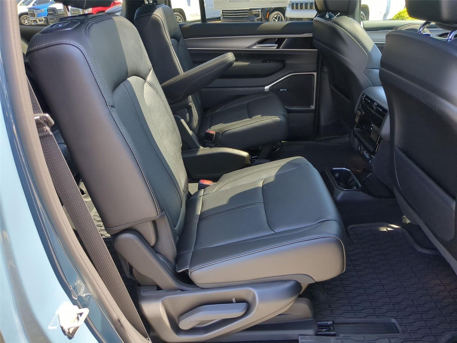 New 2026 Steel Blue Exterior Paint Jeep Upland image 31