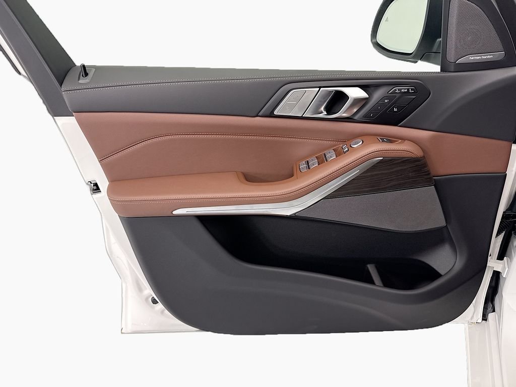 New 2027 Alpine White BMW xDrive40i image 23