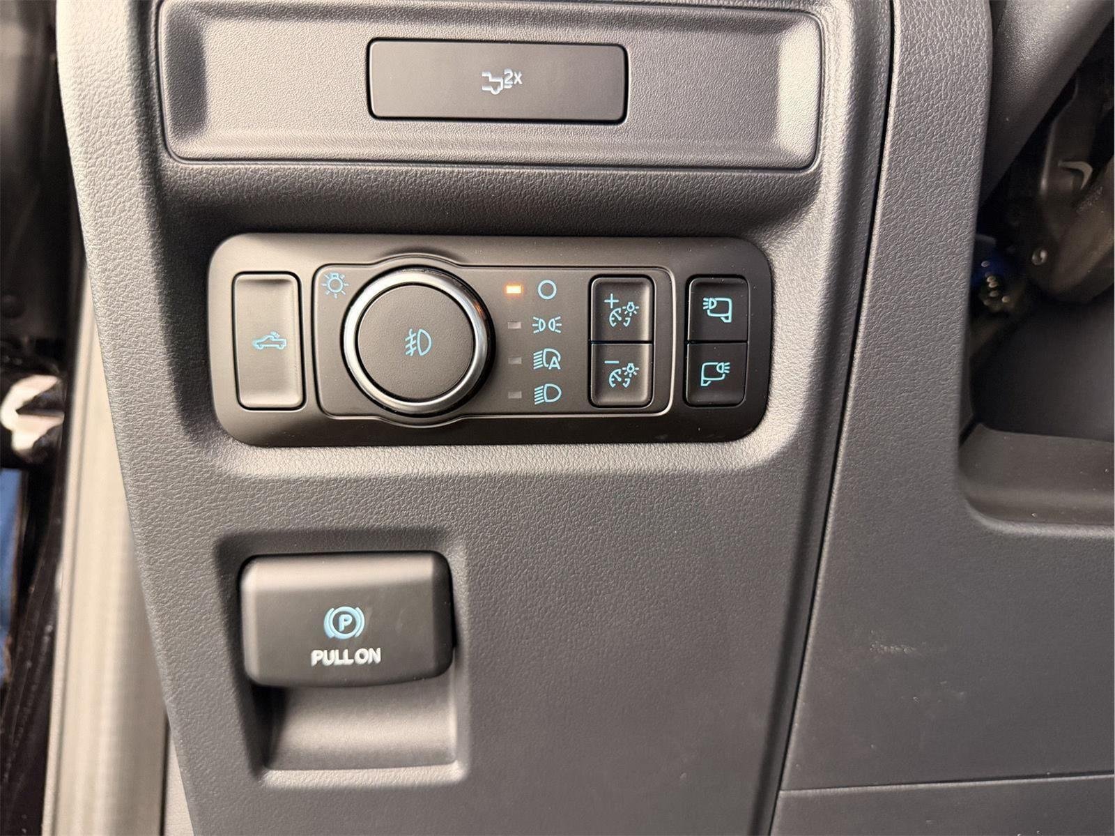 New 2026 Agate Black Ford XLT image 31