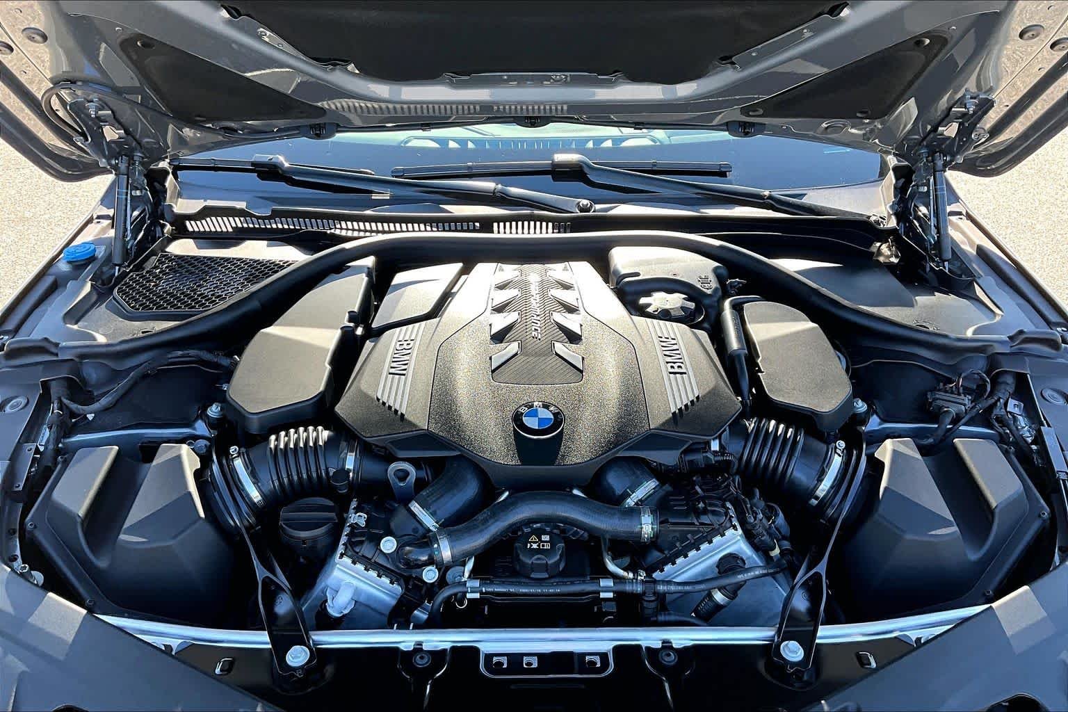 Used 2025 Skyscraper Grey Metallic BMW M850i xDrive image 31