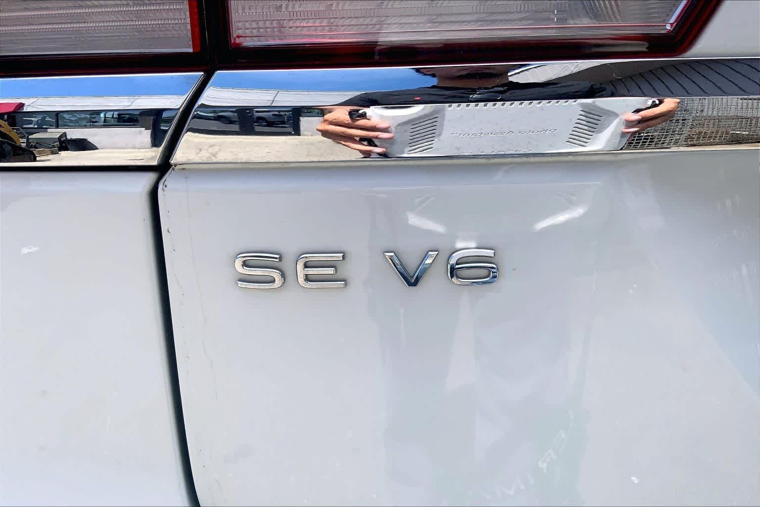Used 2023 Pure White Volkswagen 3.6L V6 SE w/Technology image 30