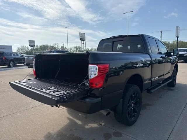 Used 2019 Magnetic Black Nissan SL image 4
