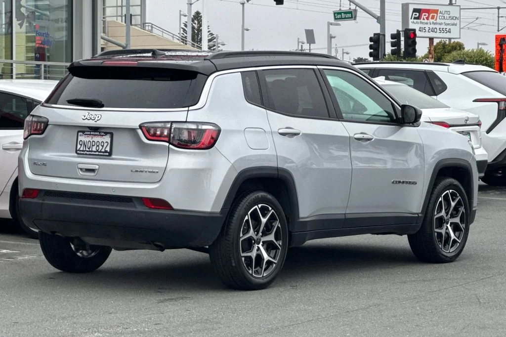 Used 2025 Silver Jeep Limited image 4