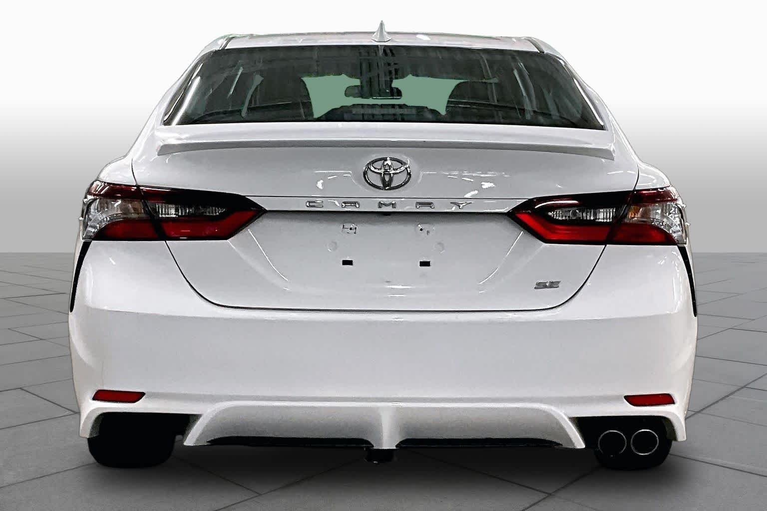 Used 2024 Ice Cap Toyota SE image 5