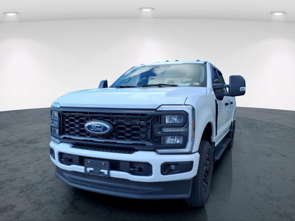 Used 2024 White Ford XL image 7