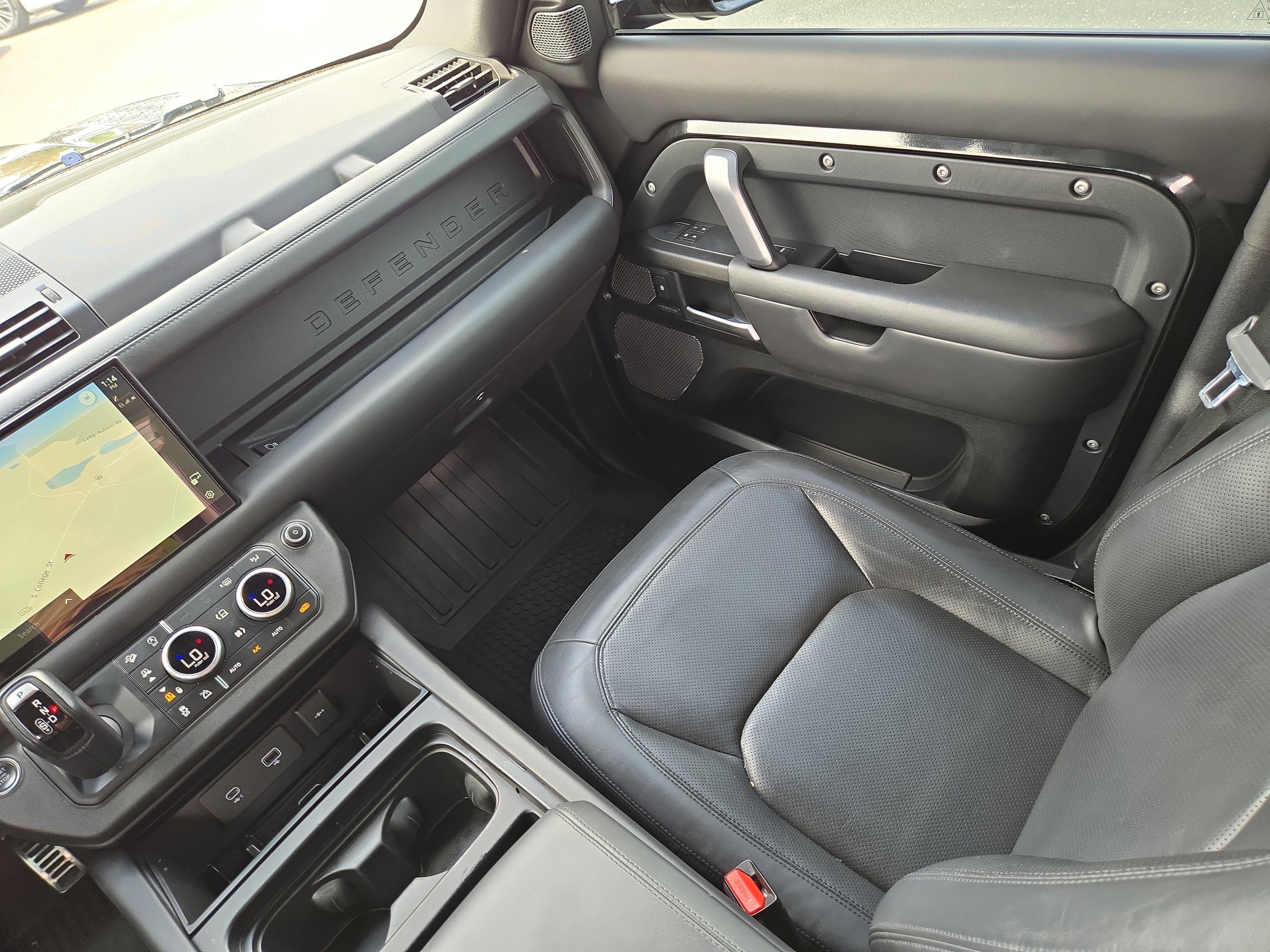 Used 2023 Black Land Rover V8 image 18