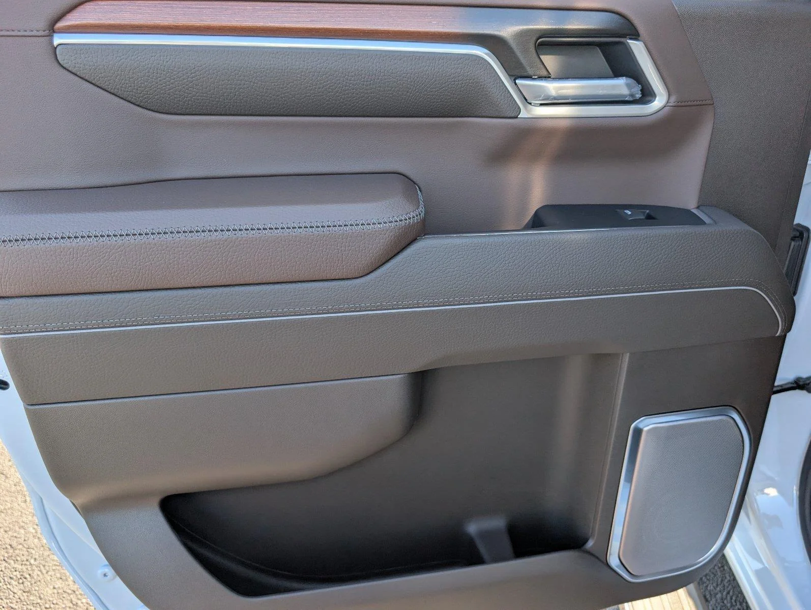 New 2026 Glacier White Tricoat GMC Denali image 38