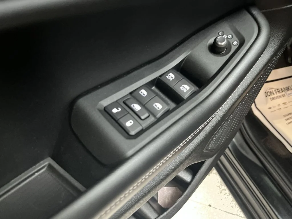 Used 2025 Black Jeep Altitude X image 13