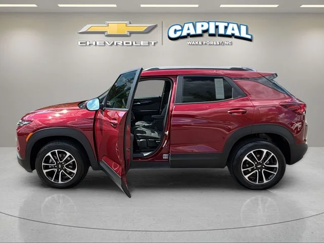 Used 2025 Red Chevrolet LT image 9