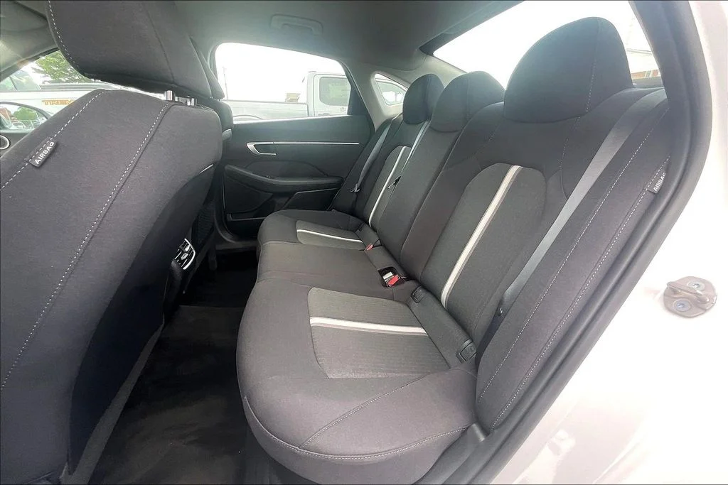 Used 2026 White Hyundai Blue image 24