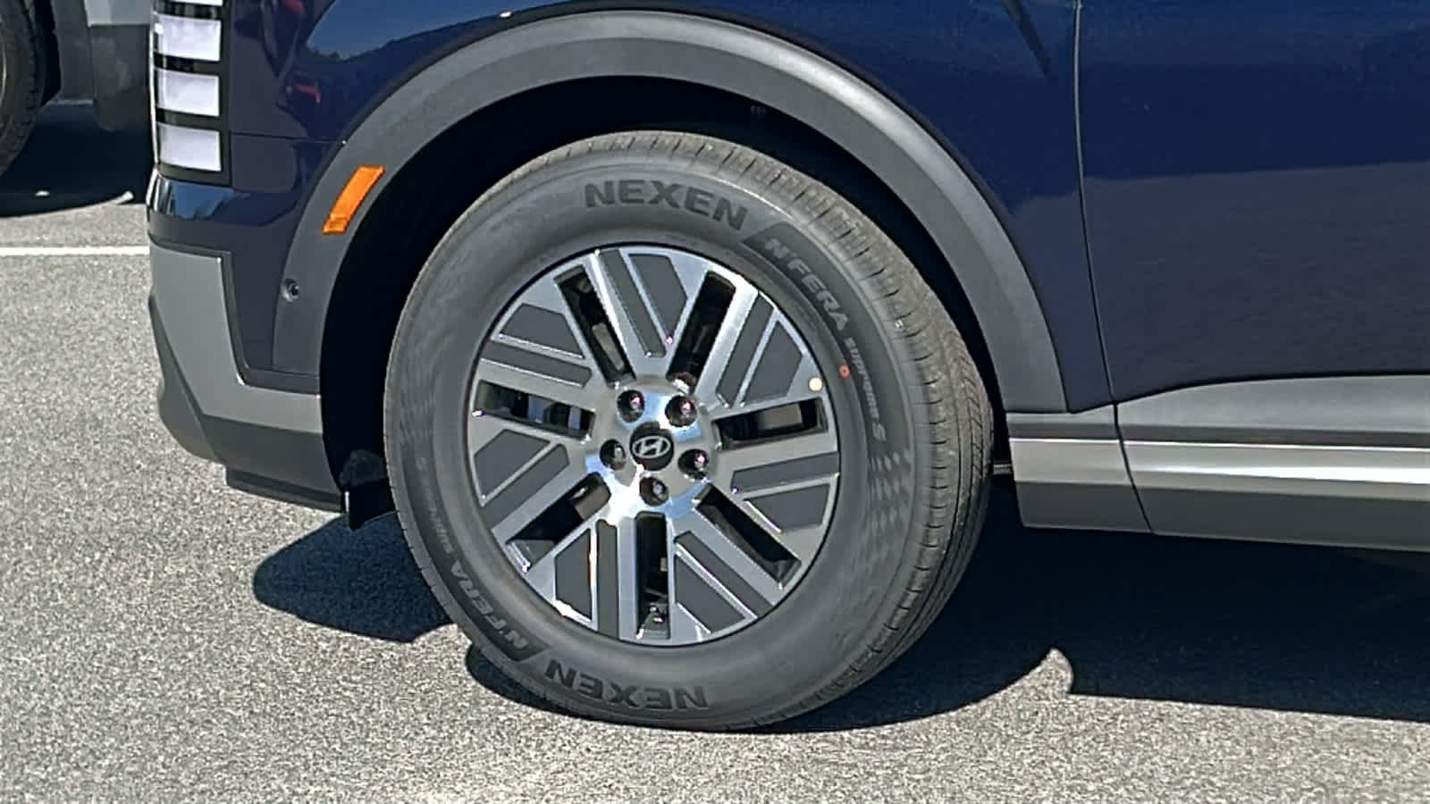 New 2026 Classy Blue Pearl Hyundai Blue SEL Premium 7P image 9