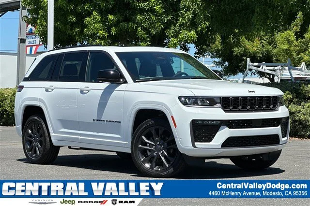 New 2026 Bright White Clear-Coat Exterior Paint Jeep Limited Reserve image 1
