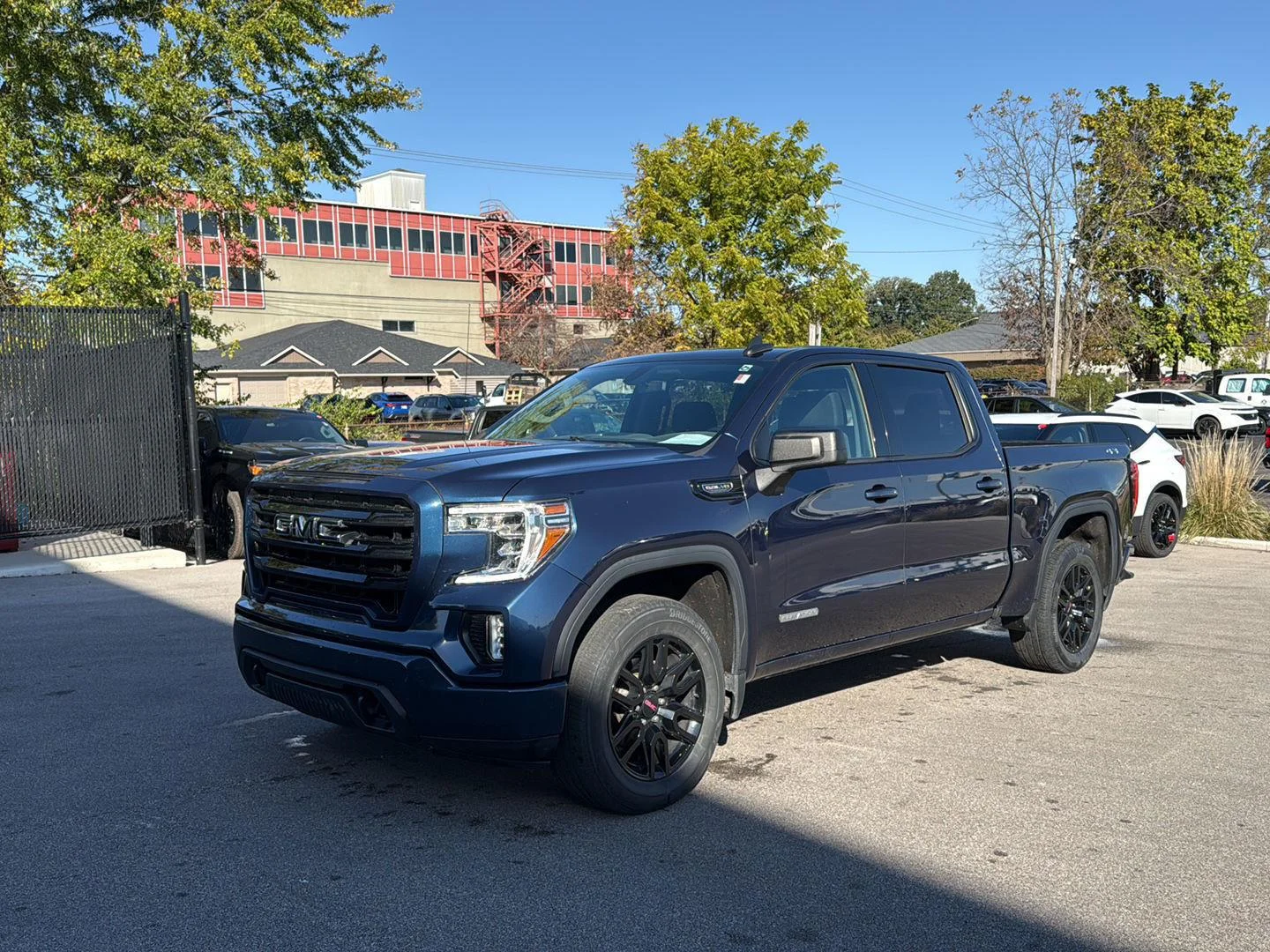 Used 2021 PACIFIC BLUE METALLIC GMC Elevation image 7
