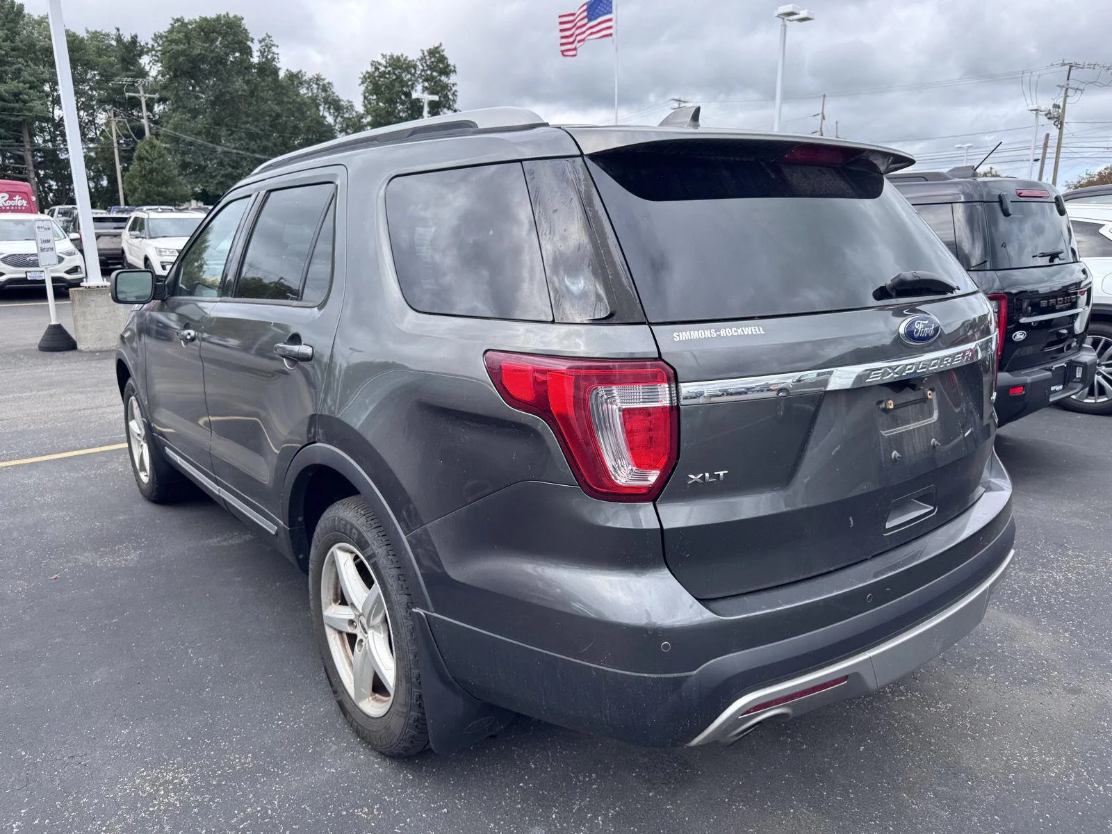 Used 2017 Magnetic Ford XLT image 6