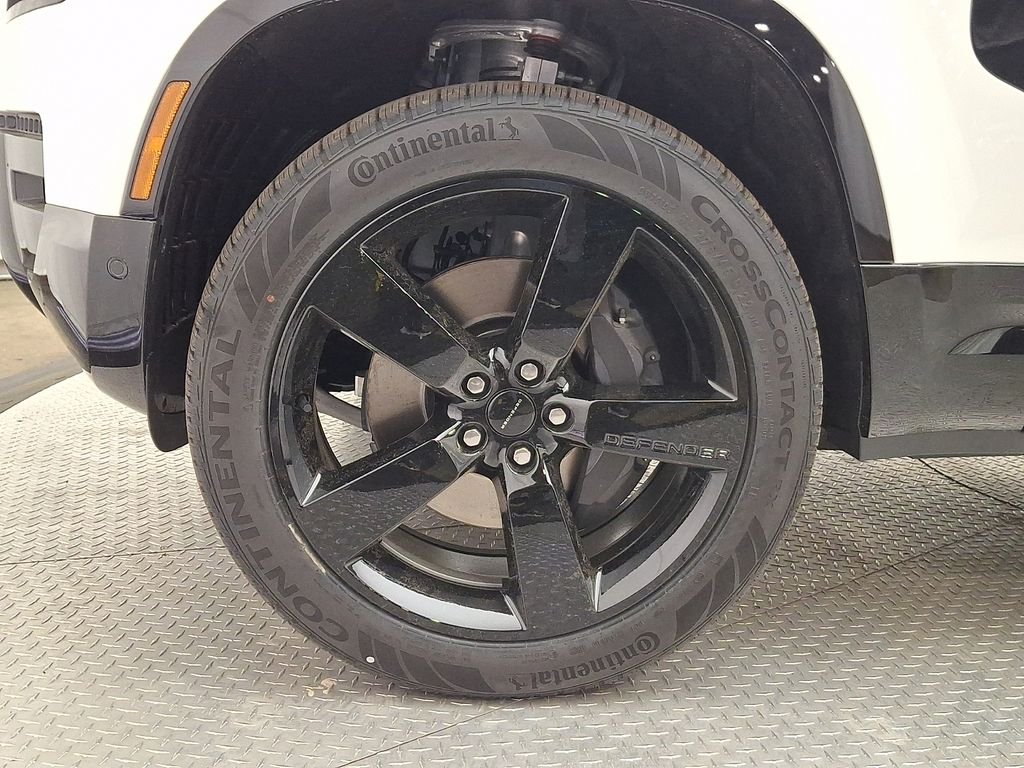 New 2026 Fuji White Land Rover X-Dynamic SE image 5