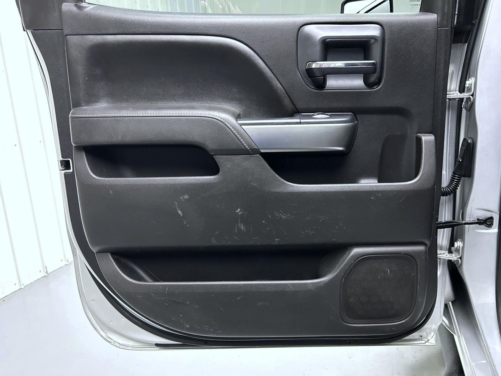 Used 2015 Silver GMC SLE image 20
