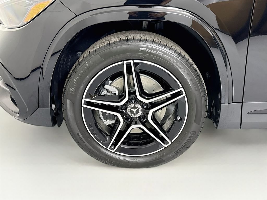 New 2026 Night Black Mercedes-Benz GLA 250 image 31