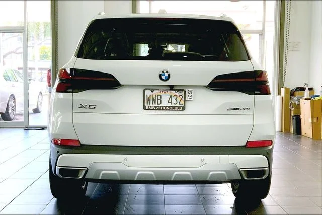 Certified Used 2024 Alpine White BMW sDrive40i image 4
