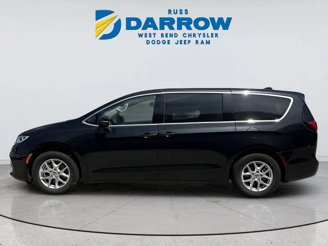 Used 2023 Black Chrysler Touring L image 2