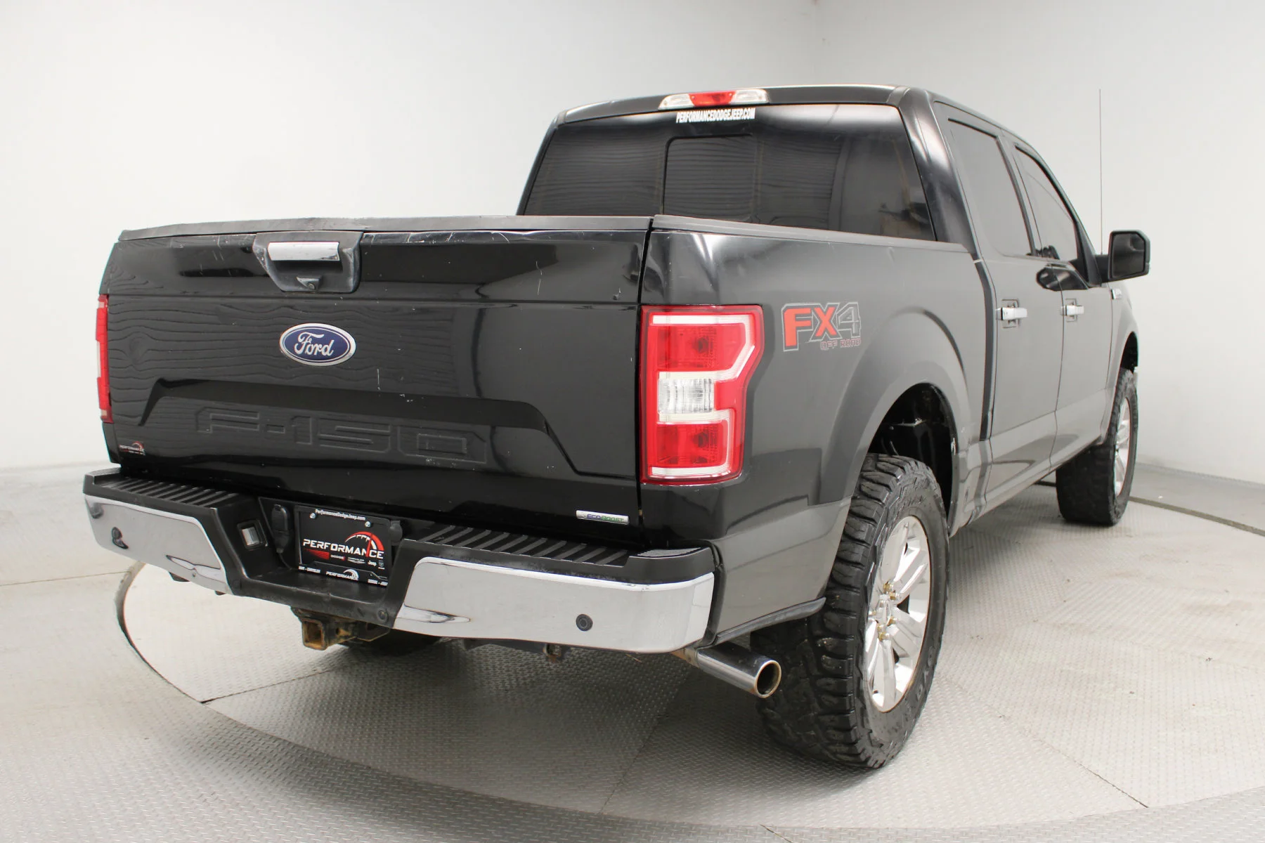 Used 2018 SHADOW BLACK Ford XLT 4X4  SUPER CREW BOX 4X4 image 39