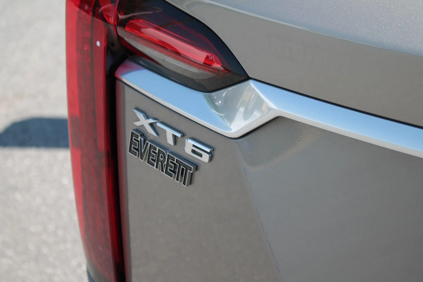 Used 2022 Latte Metallic Cadillac Premium Luxury image 31