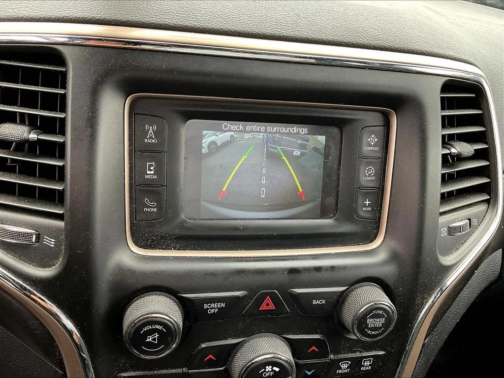 Used 2016 Silver Jeep Laredo image 7