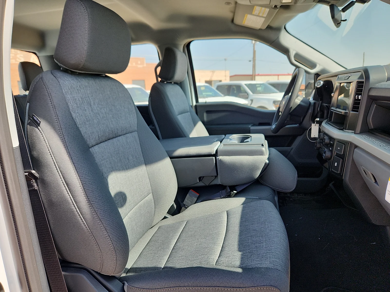 New 2027 Oxford White Ford XL image 20