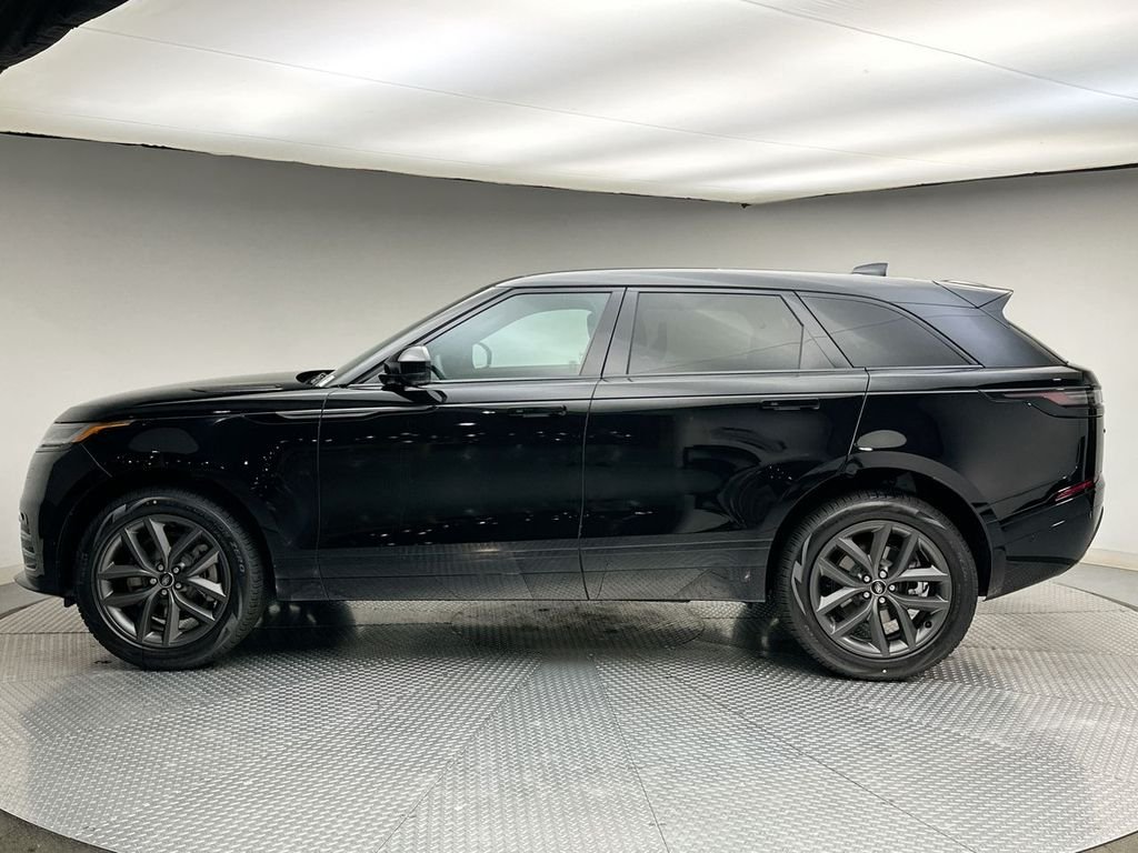 Certified Used 2026 Santorini Black Metallic Land Rover Dynamic SE image 2