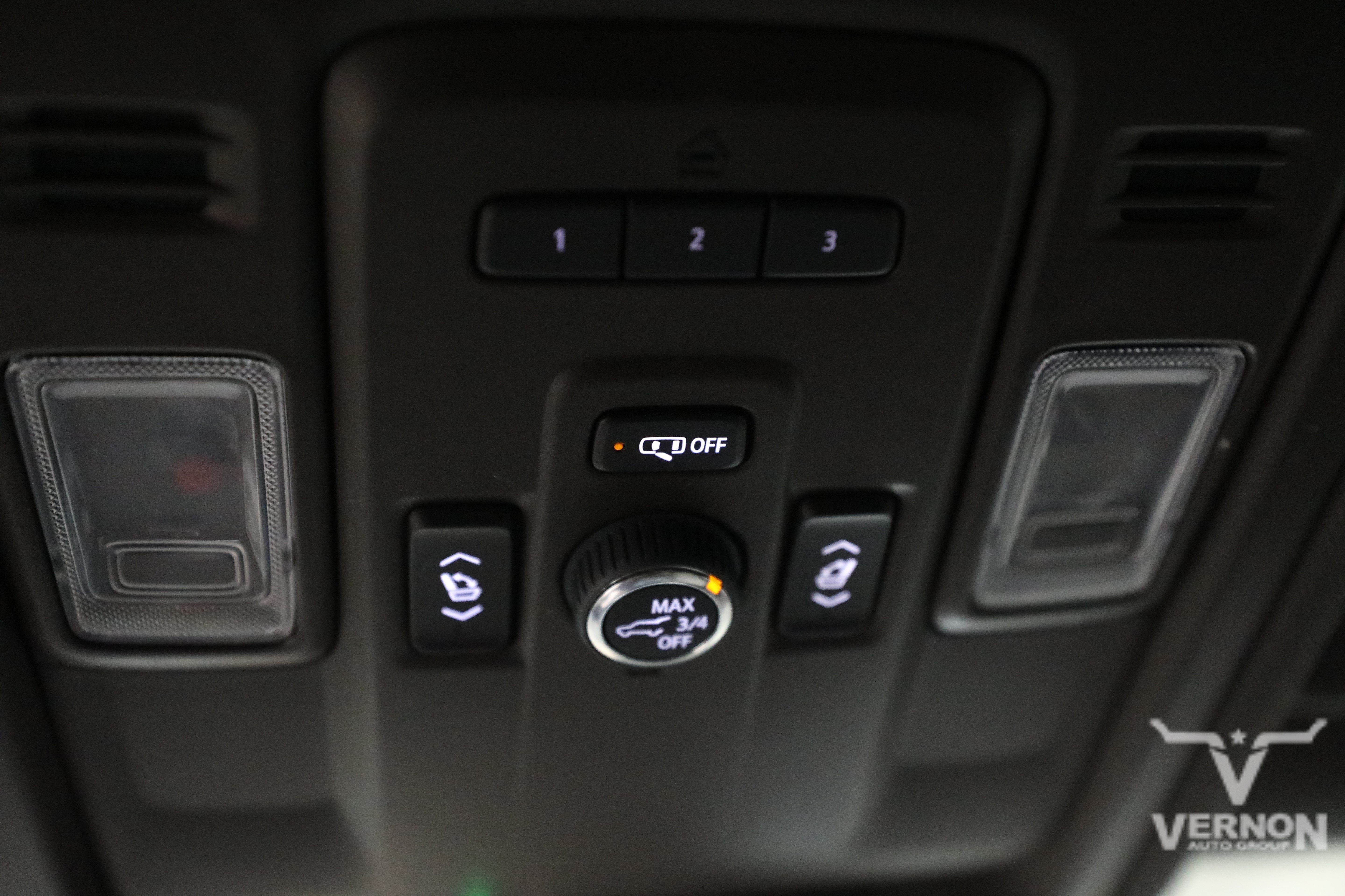 Used 2024 Iridescent Pearl Tricoat Chevrolet Y image 29