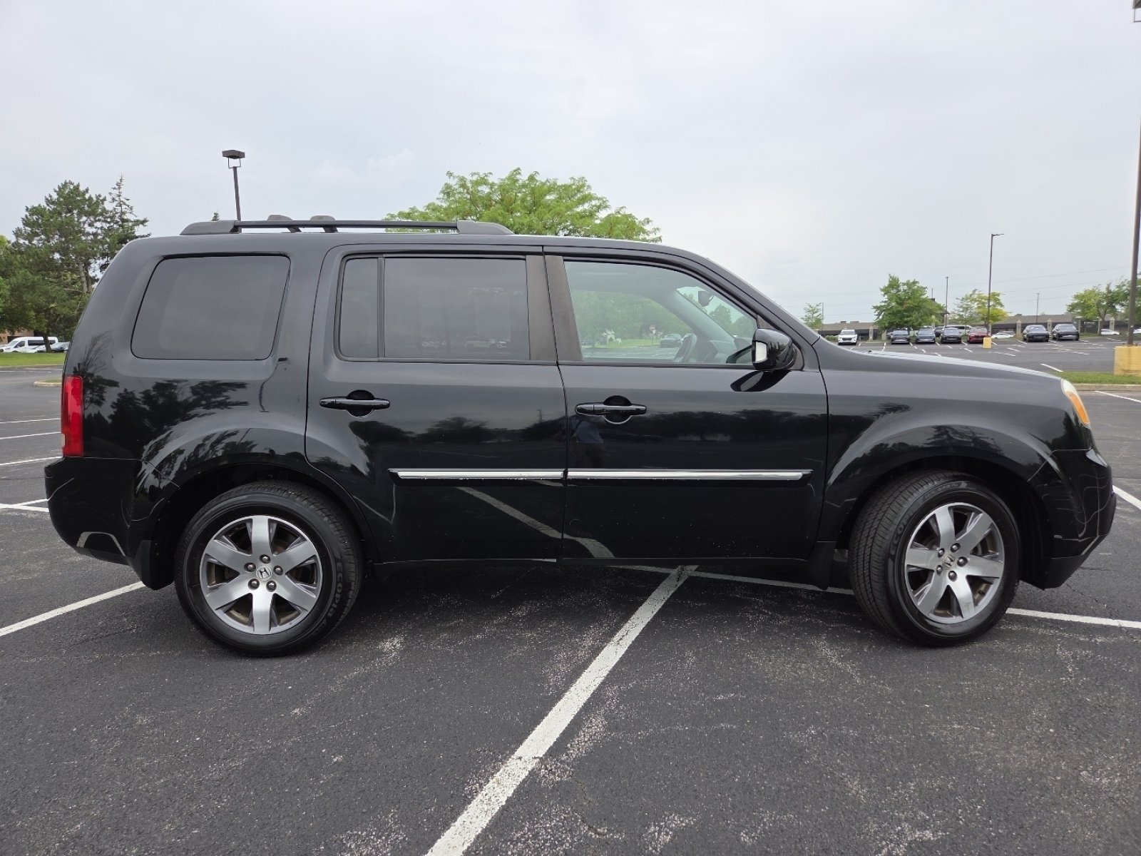 Used 2013 Crystal Black Pearl Honda Touring image 23