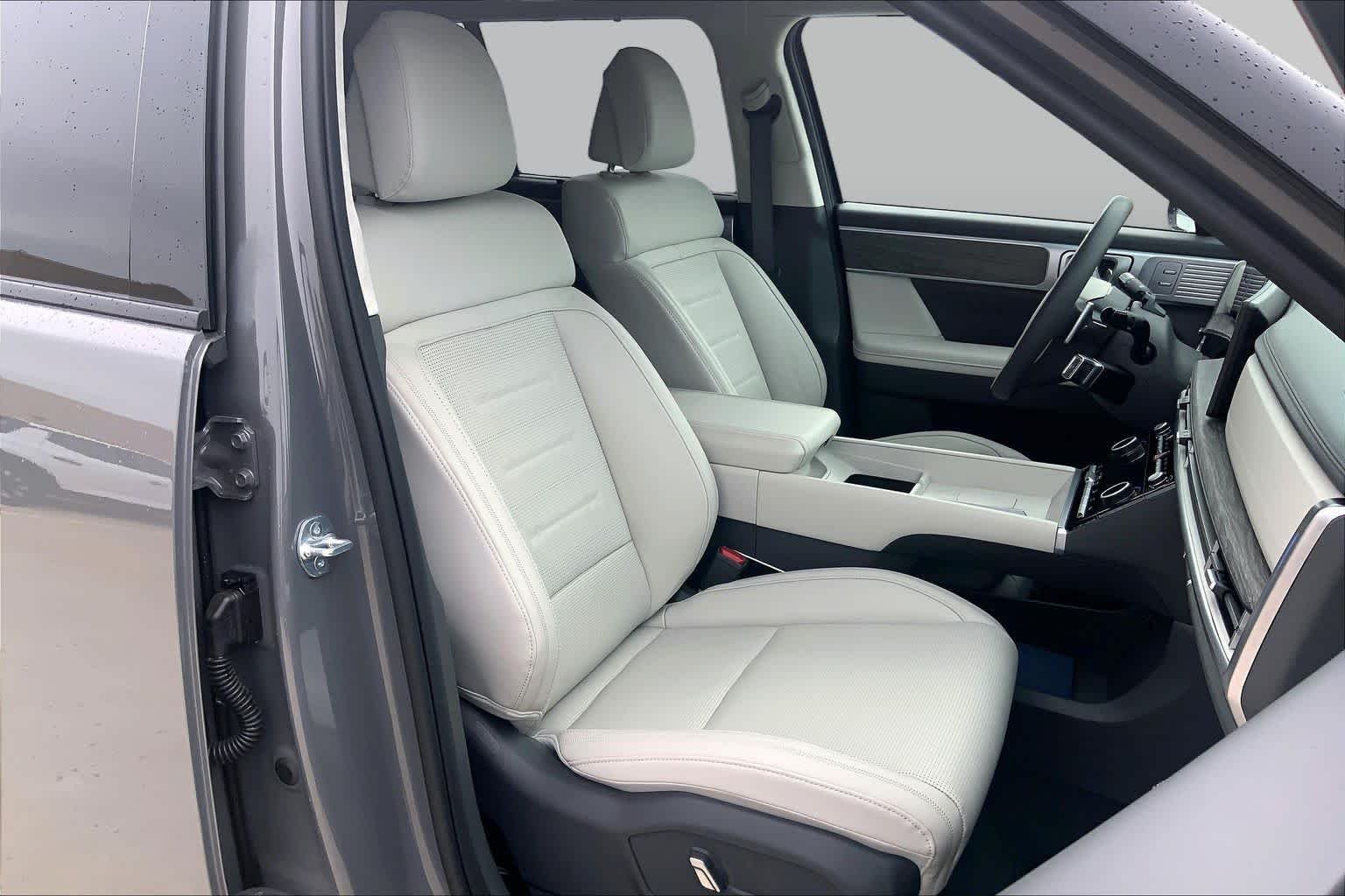 Used 2026 Hampton Gray Hyundai Calligraphy image 9