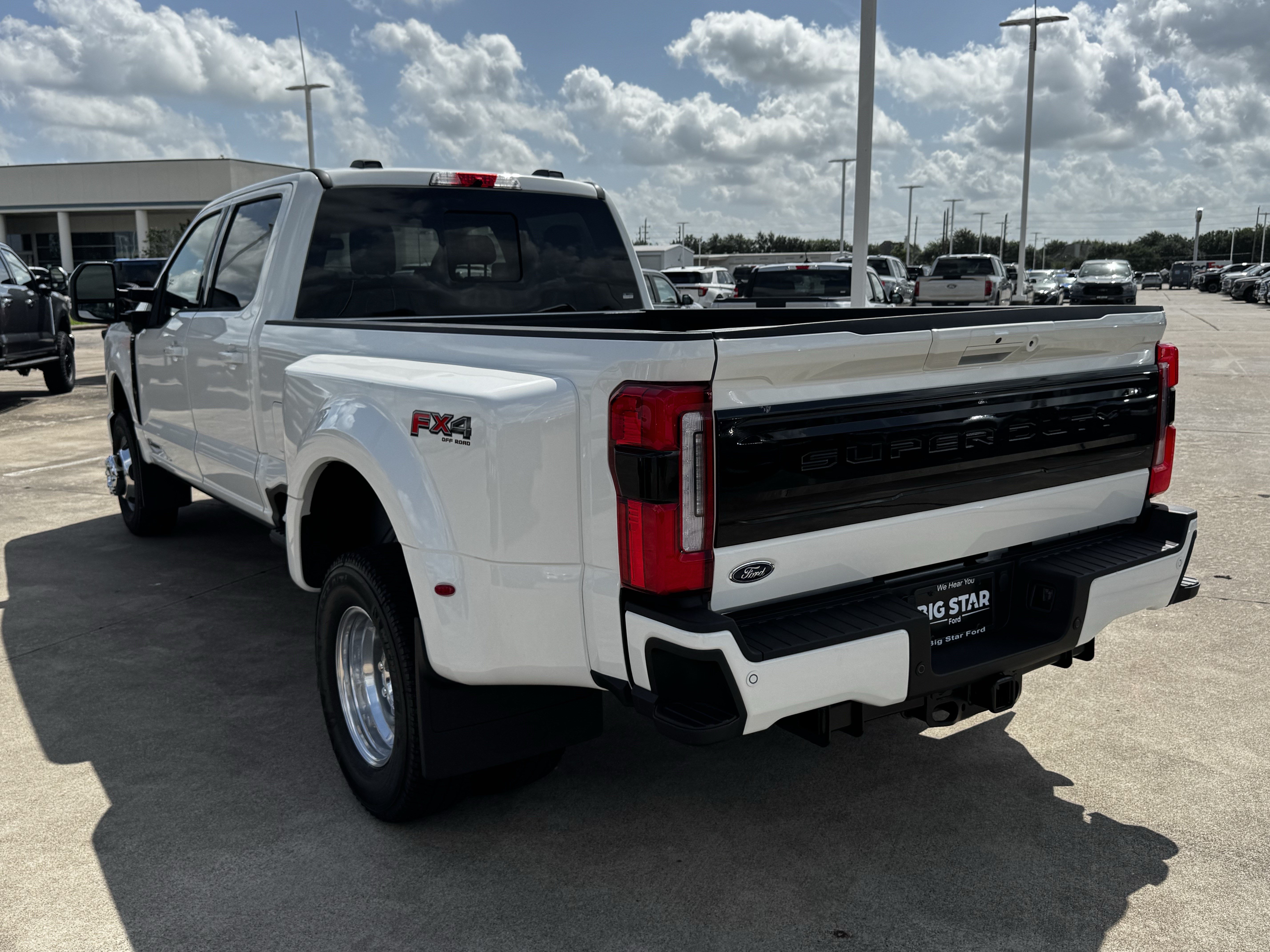 New 2026 Star White Metallic Tri-Coat Ford Platinum image 7