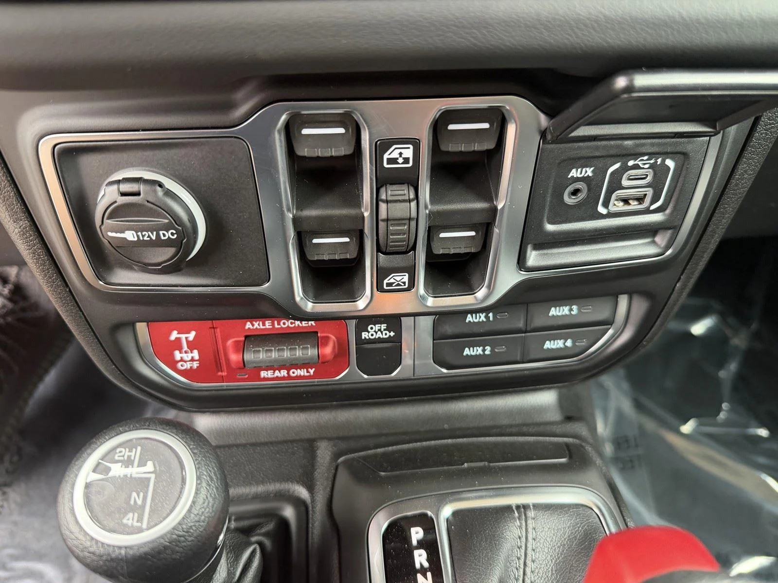 New 2026 Black Clear-Coat Exterior Paint Jeep Mojave image 22