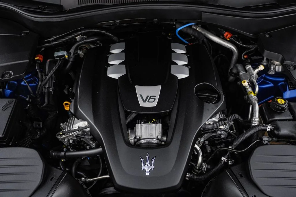 Certified Used 2024 Blu Emozione Metallic Maserati GT image 28