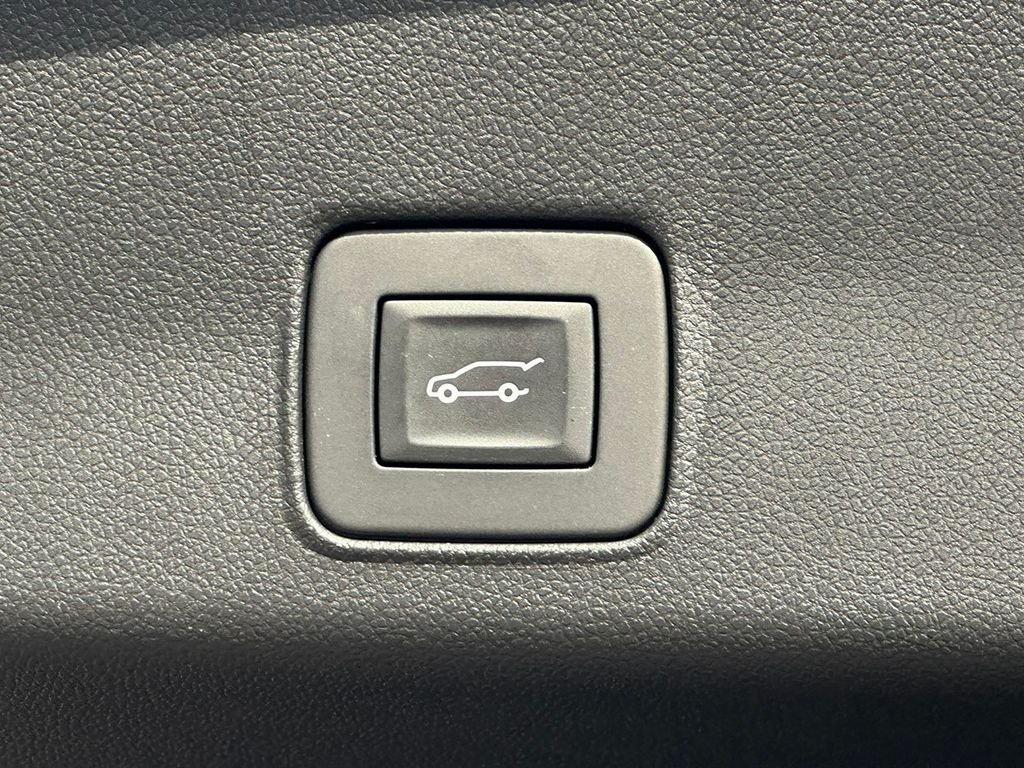 Used 2025 Red Chevrolet LT image 14