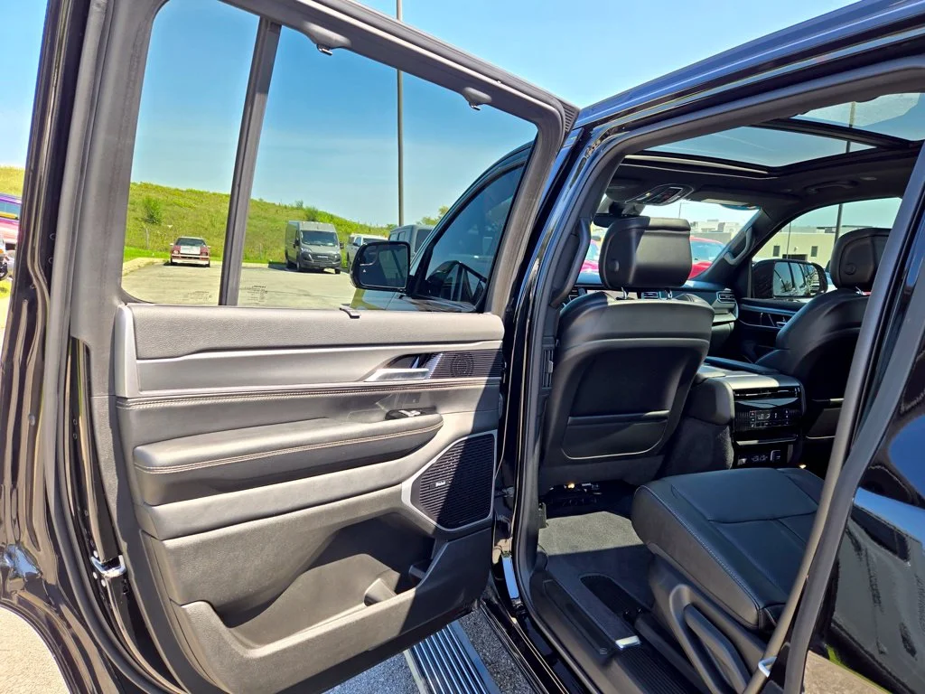 2026 Jeep Grand Wagoneer Limited Reserve - Photo 26