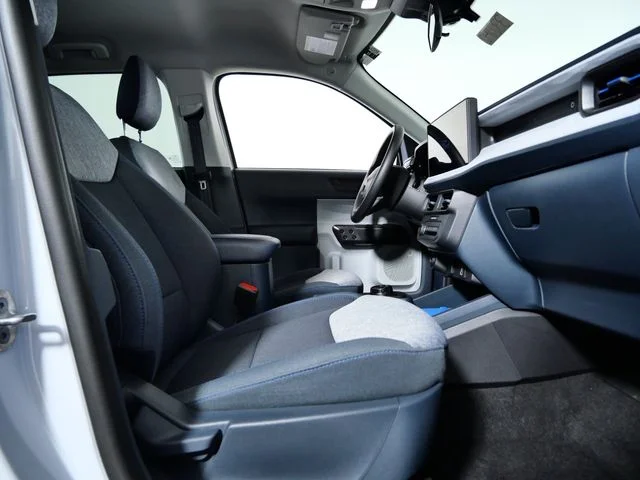 Certified Used 2025 White Ford XLT image 10