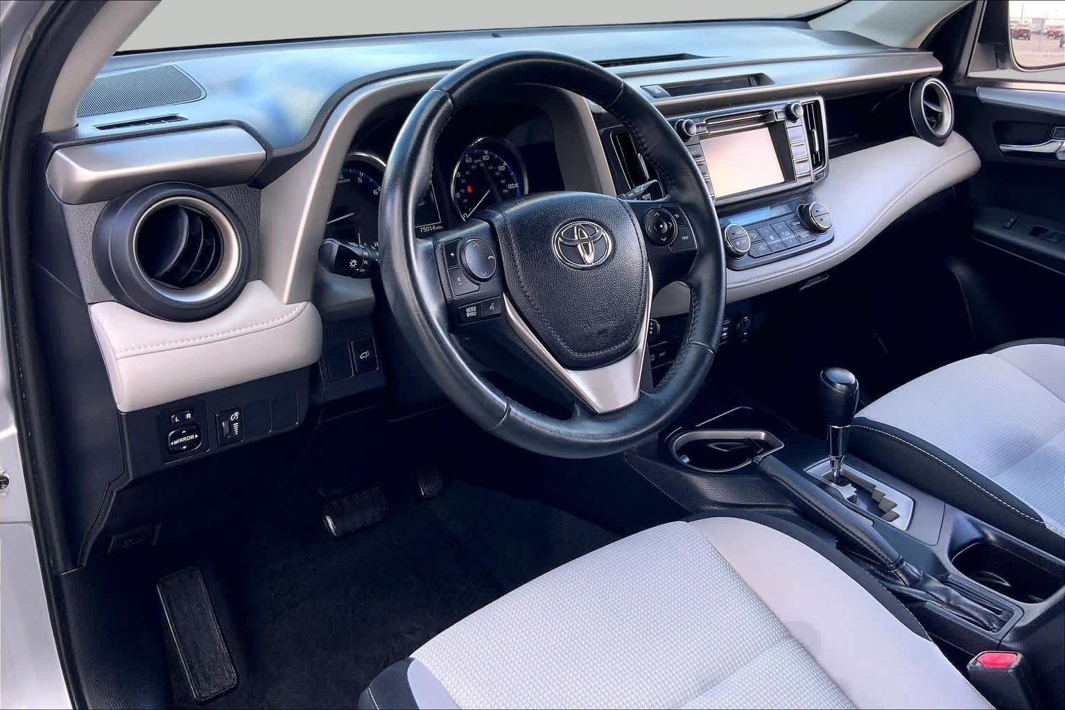 Used 2016 Silver Sky Metallic Toyota XLE image 17