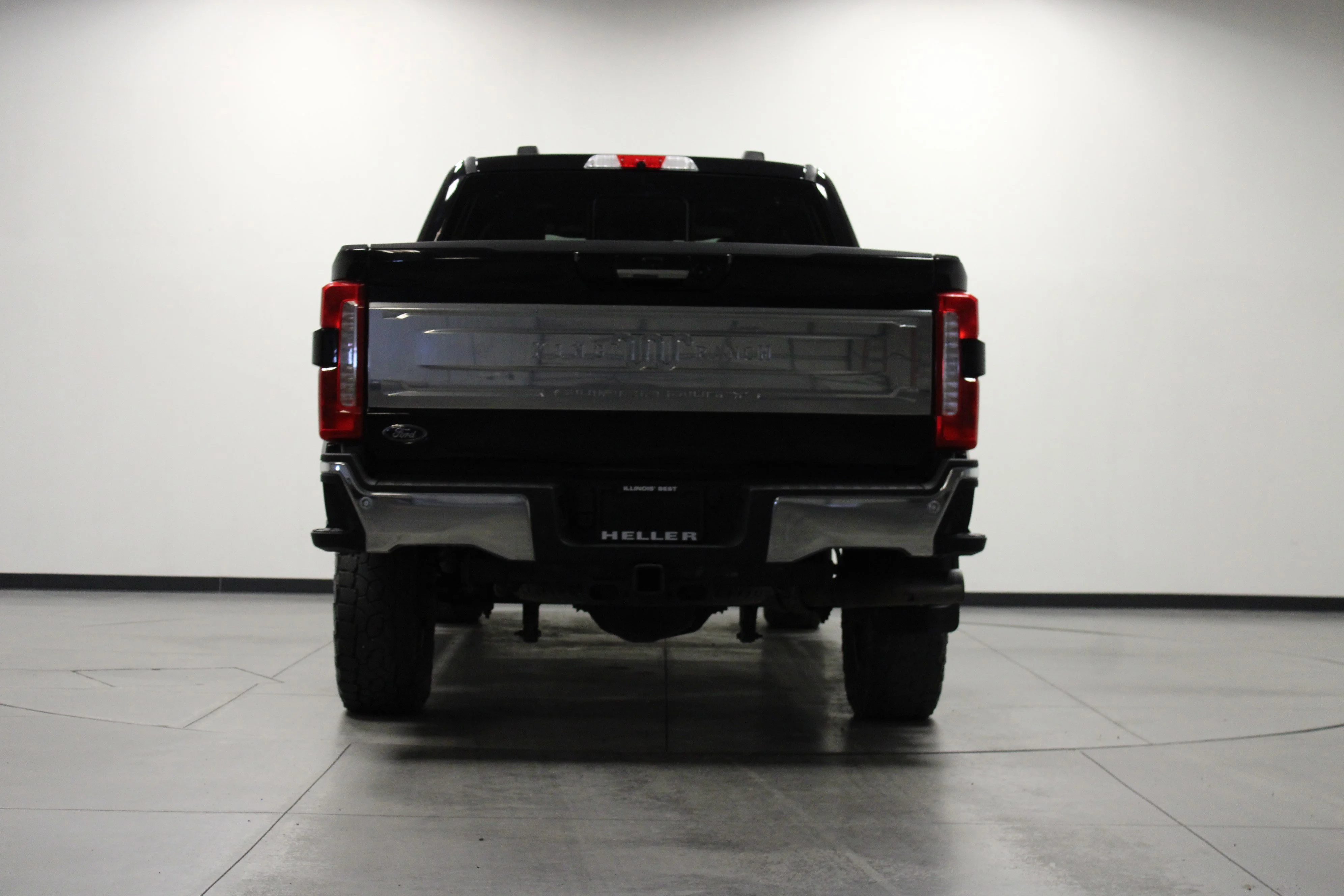 Used 2023 Agate Black Metallic Ford King Ranch image 5