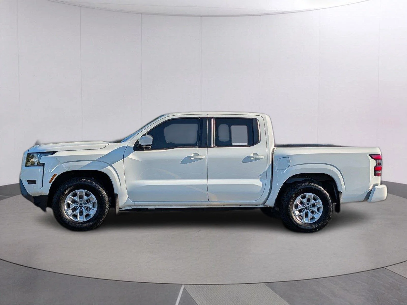 Used 2024 Glacier White Nissan SV image 2