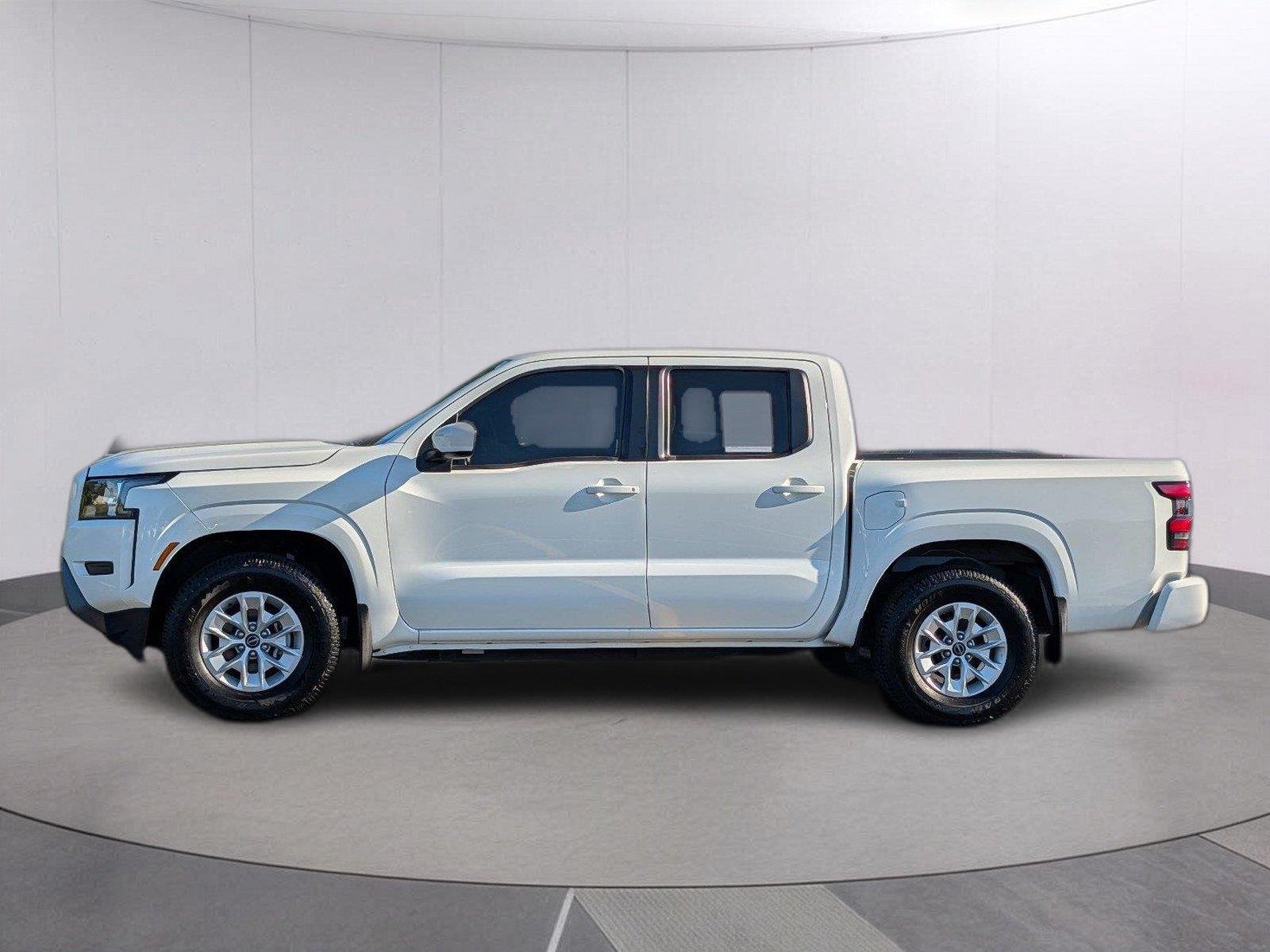Used 2024 Glacier White Nissan SV image 2