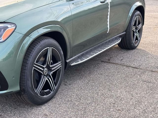 New 2026 MANUFAKTUR Ireland Mid Green Metallic Mercedes-Benz GLE 450 image 13