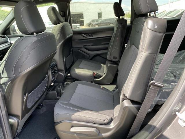 New 2026 Baltic Gray Metallic Clear-Coat Exterior Paint Jeep Laredo X image 7